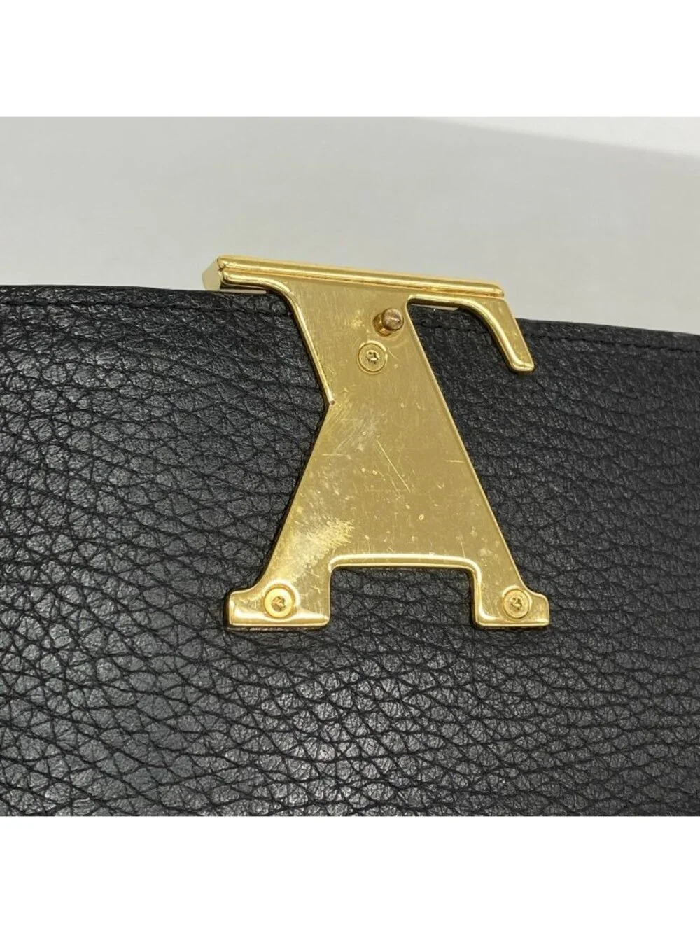 Louis Vuitton Wallet Taurillon Portefeuille Capucines Noir